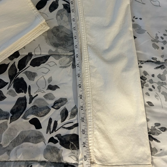 Women’s gap cigarette, high-rise, cream color, size 2 regular - Picture 6 of 9